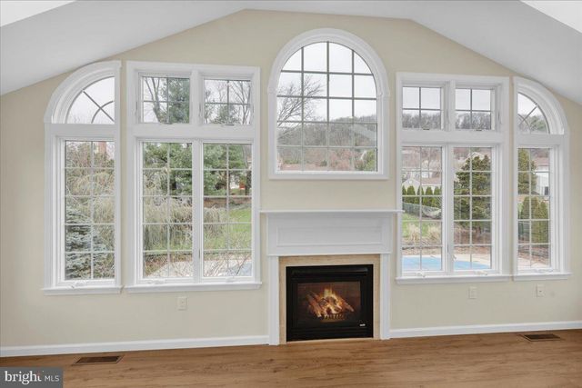 2 COURTLEIGH PL, Reading, PA 19606