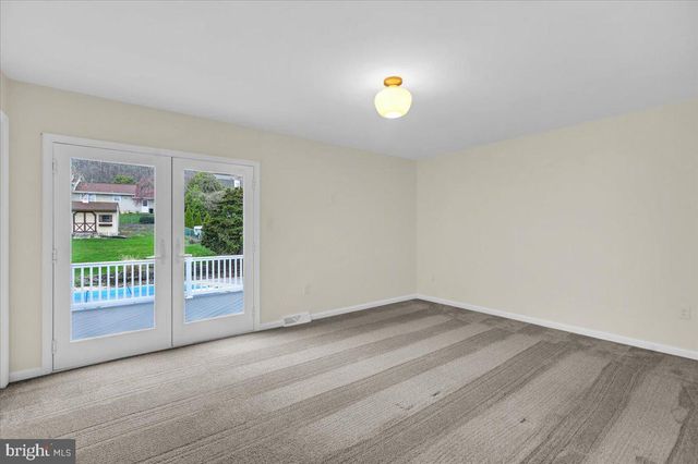 2 COURTLEIGH PL, Reading, PA 19606