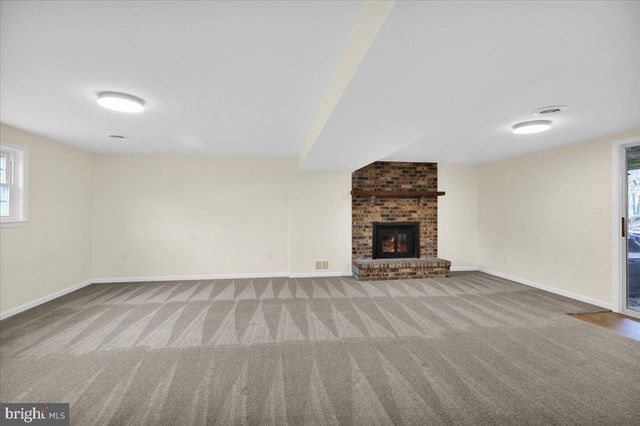 2 COURTLEIGH PL, Reading, PA 19606