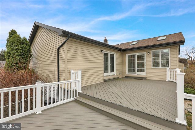 2 COURTLEIGH PL, Reading, PA 19606