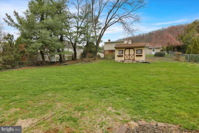 2 COURTLEIGH PL, Reading, PA 19606