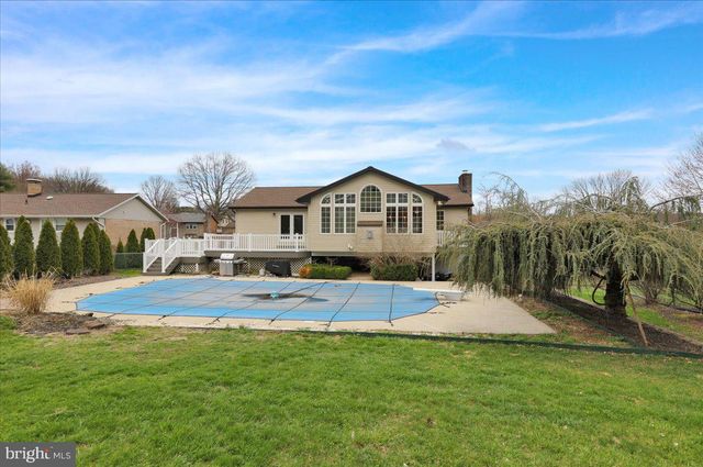 2 COURTLEIGH PL, Reading, PA 19606