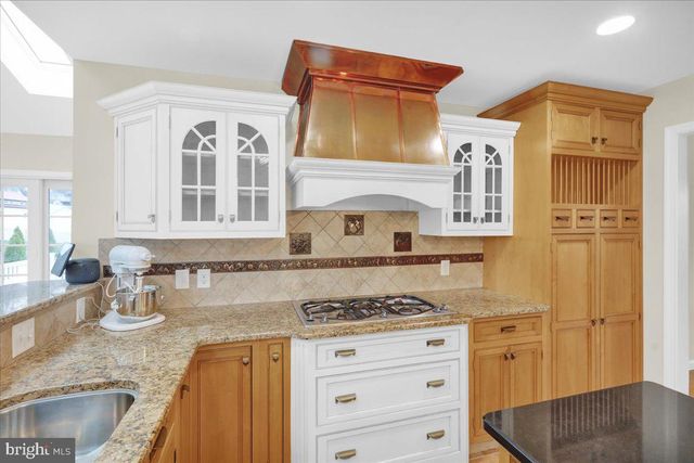 2 COURTLEIGH PL, Reading, PA 19606