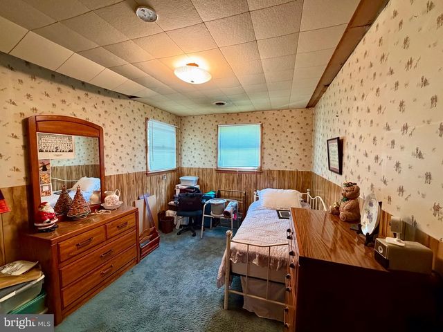 211 E WASHINGTON AVE, Magnolia, NJ 08049