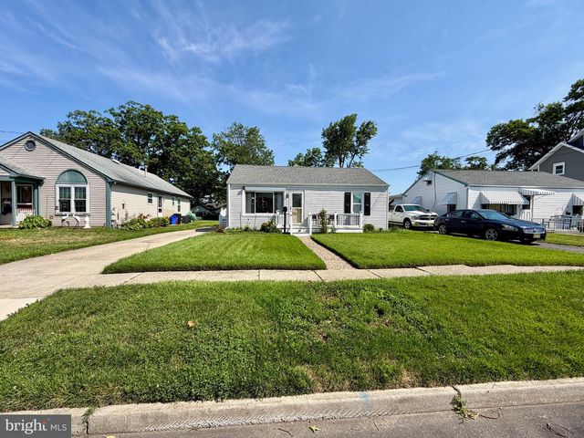211 E WASHINGTON AVE, Magnolia, NJ 08049