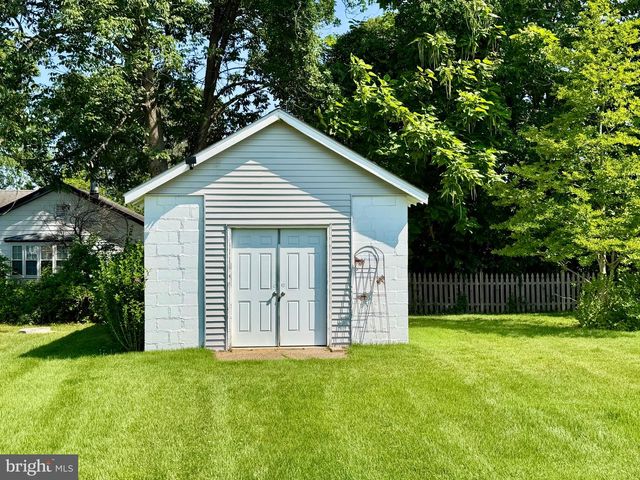 211 E WASHINGTON AVE, Magnolia, NJ 08049