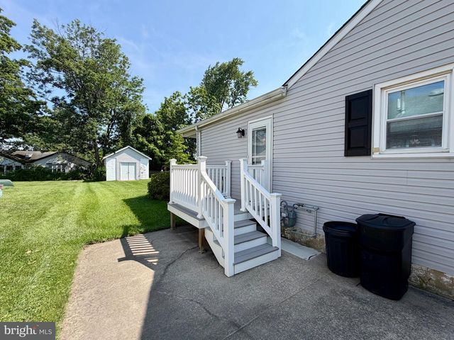 211 E WASHINGTON AVE, Magnolia, NJ 08049