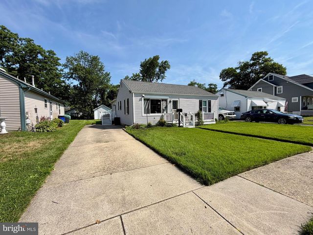 211 E WASHINGTON AVE, Magnolia, NJ 08049