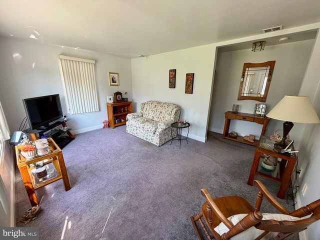 211 E WASHINGTON AVE, Magnolia, NJ 08049
