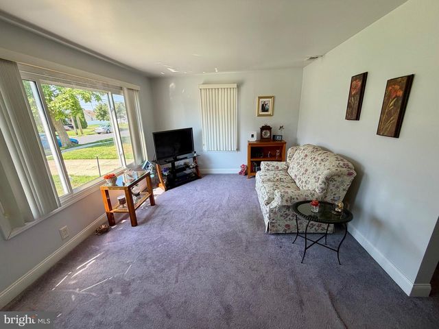 211 E WASHINGTON AVE, Magnolia, NJ 08049