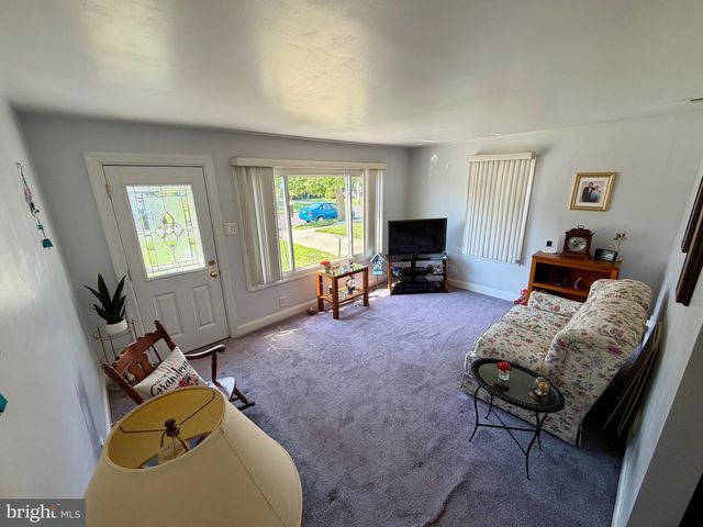 211 E WASHINGTON AVE, Magnolia, NJ 08049