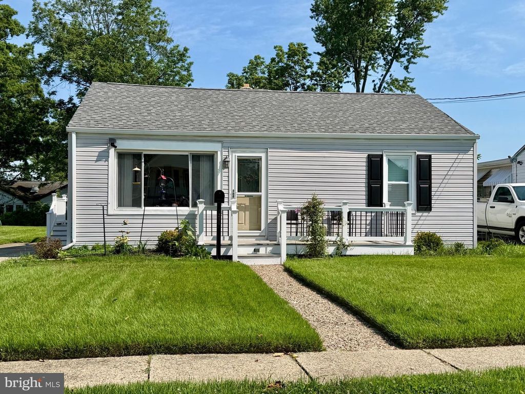 211 E WASHINGTON AVE, Magnolia, NJ 08049