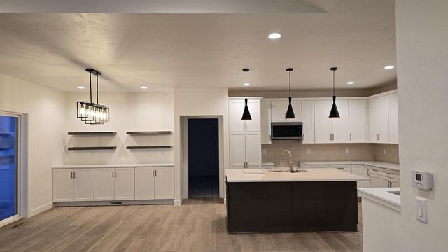 N9270 ANTON STREET, Appleton, WI 54915