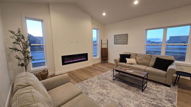 N9270 ANTON STREET, Appleton, WI 54915