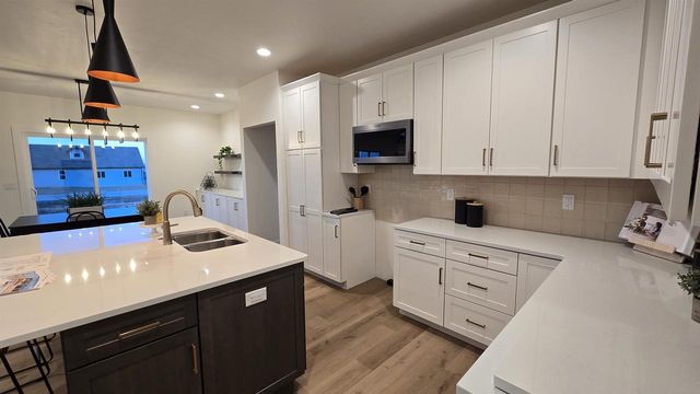 N9270 ANTON STREET, Appleton, WI 54915