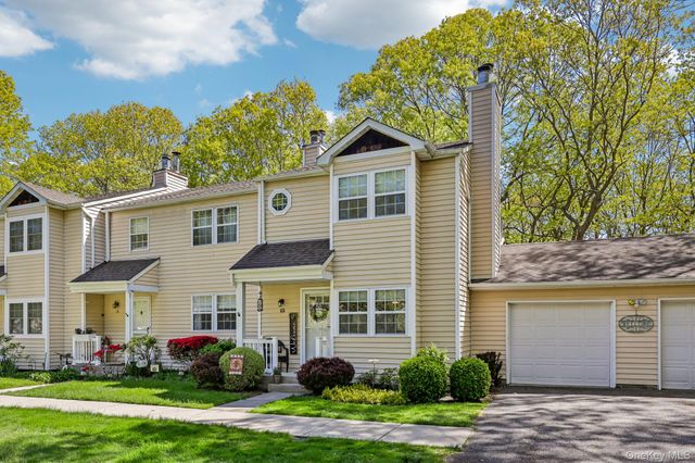 13 Rutledge Commons, Yaphank, NY 11980