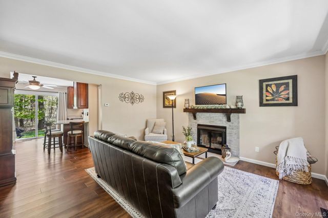 13 Rutledge Commons, Yaphank, NY 11980
