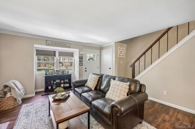 13 Rutledge Commons, Yaphank, NY 11980