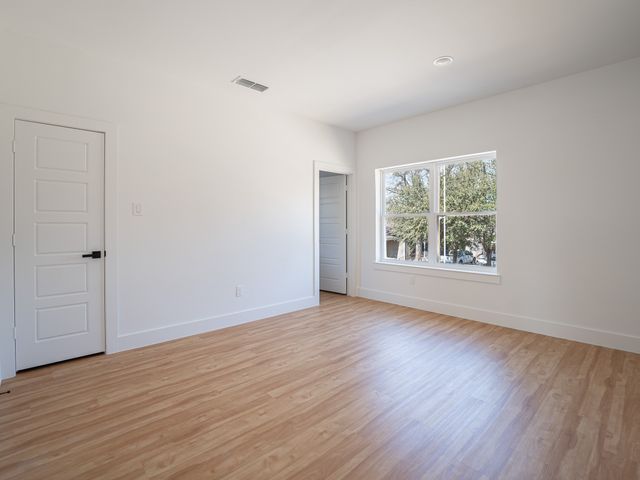 2706 Valentine Street, Dallas, TX 75215