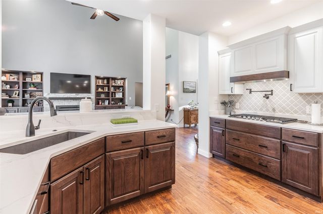 2339 Julianne Circle, Newburgh, IN 47630