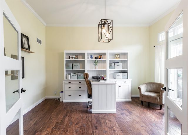 2339 Julianne Circle, Newburgh, IN 47630