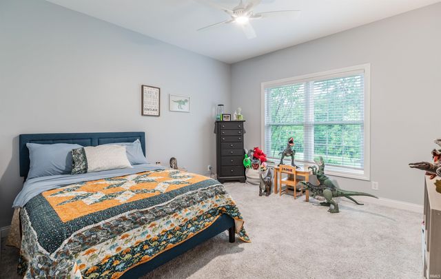 2339 Julianne Circle, Newburgh, IN 47630