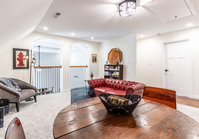 2339 Julianne Circle, Newburgh, IN 47630