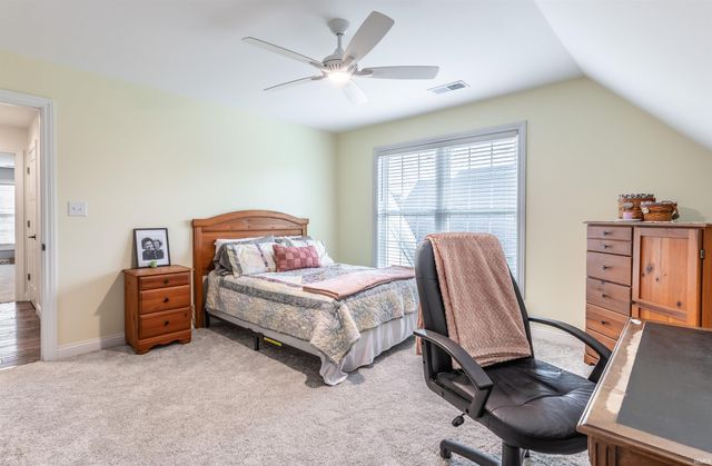 2339 Julianne Circle, Newburgh, IN 47630