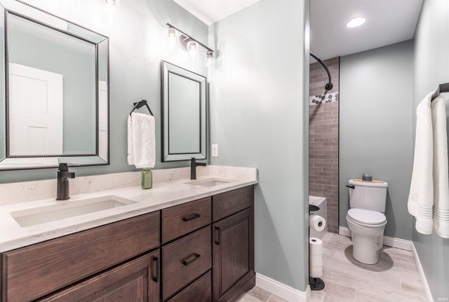 2339 Julianne Circle, Newburgh, IN 47630