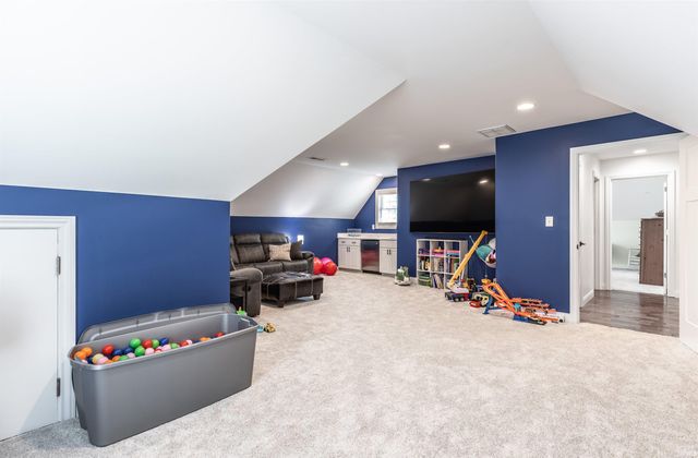 2339 Julianne Circle, Newburgh, IN 47630