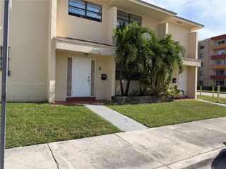 1 NW 61st Ave 3, Miami, FL 33126