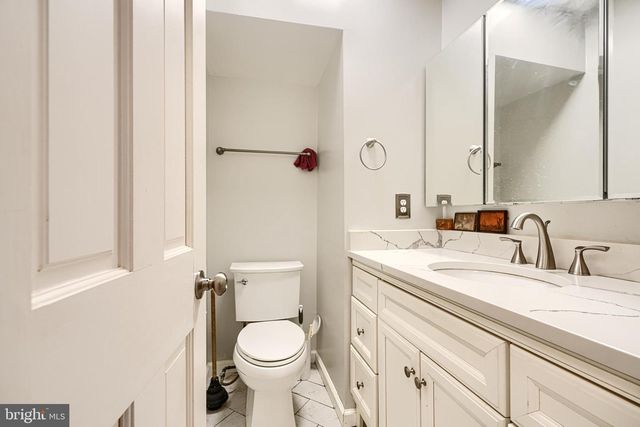 9301 OLD GEORGETOWN RD, Bethesda, MD 20814