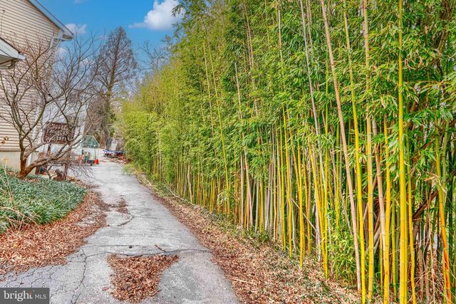 9301 OLD GEORGETOWN RD, Bethesda, MD 20814