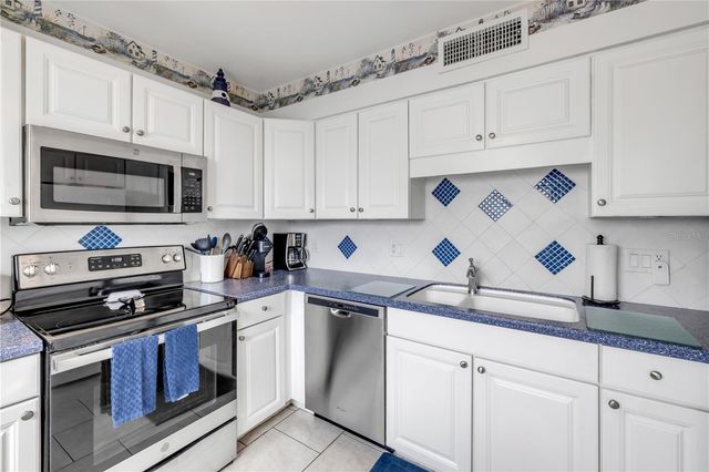 577 N ATLANTIC AVENUE 7, New Smyrna Beach, FL 32169