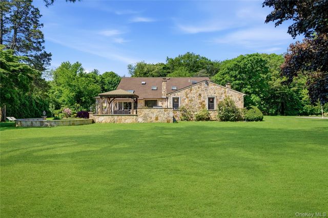 199 Cold Spring Road, Syosset, NY 11791