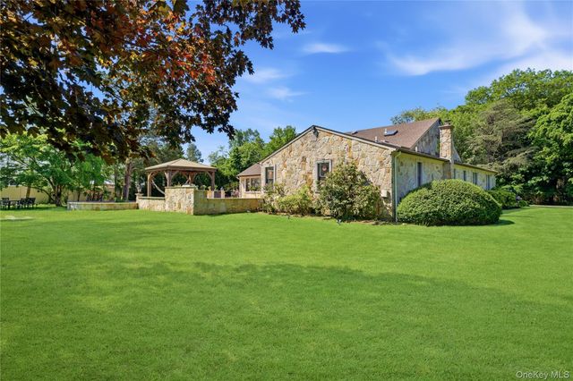 199 Cold Spring Road, Syosset, NY 11791