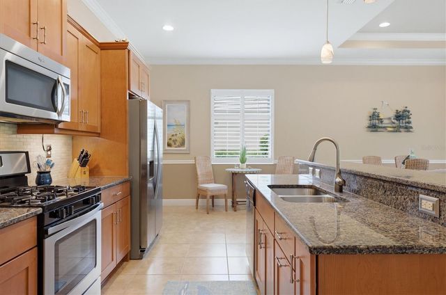 5029 LAKE OVERLOOK AVENUE, Bradenton, FL 34208