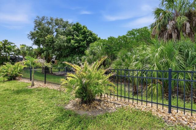 5029 LAKE OVERLOOK AVENUE, Bradenton, FL 34208