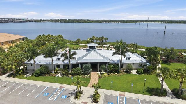 5029 LAKE OVERLOOK AVENUE, Bradenton, FL 34208