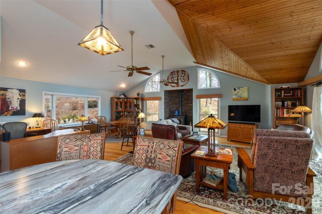 149 Windy Hill Circle, Tuckasegee, NC 28783