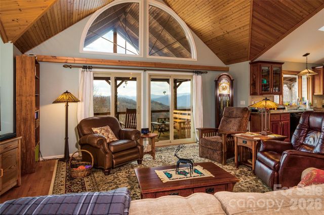 149 Windy Hill Circle, Tuckasegee, NC 28783