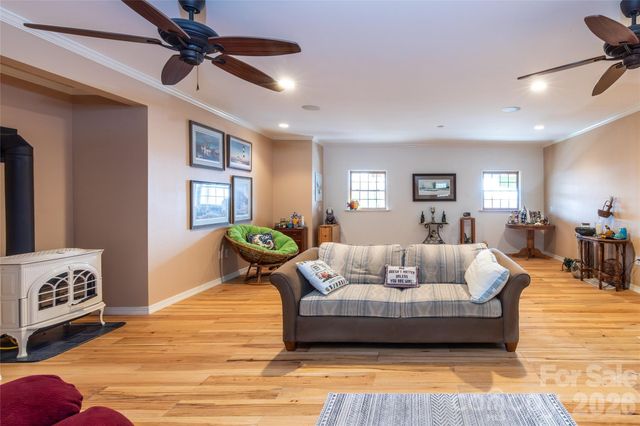 149 Windy Hill Circle, Tuckasegee, NC 28783