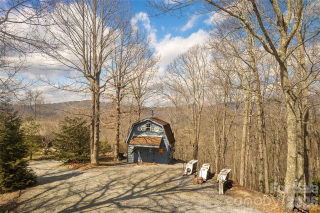 149 Windy Hill Circle, Tuckasegee, NC 28783