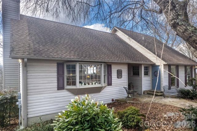 149 Windy Hill Circle, Tuckasegee, NC 28783