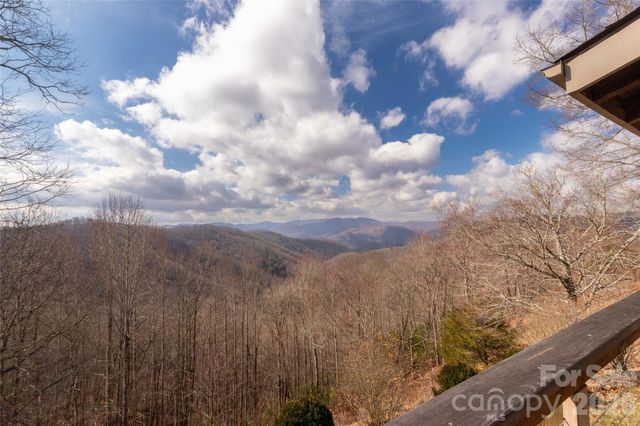 149 Windy Hill Circle, Tuckasegee, NC 28783