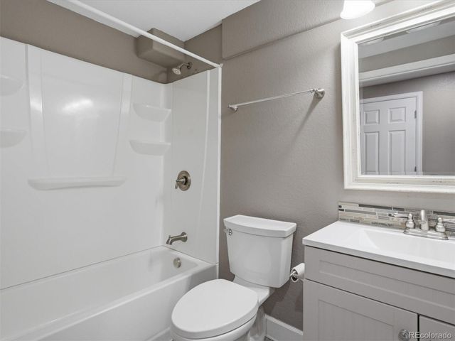 9931 Aftonwood Street, Littleton, CO 80126
