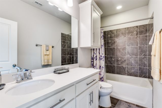 1036 Gardenia Street, Carrollton, TX 75007