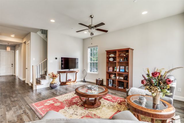 1036 Gardenia Street, Carrollton, TX 75007