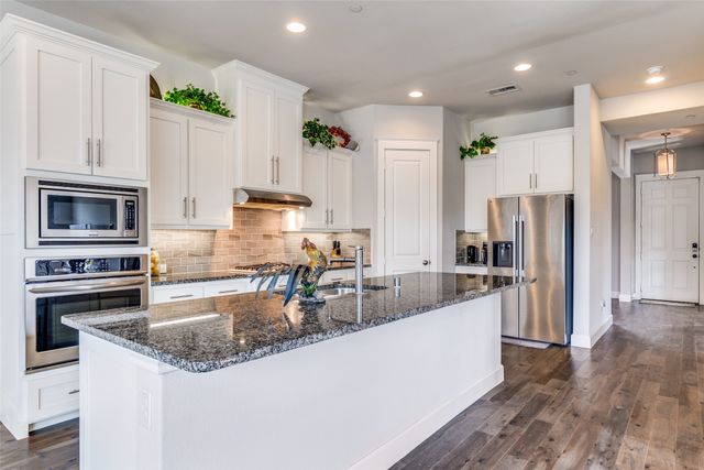 1036 Gardenia Street, Carrollton, TX 75007