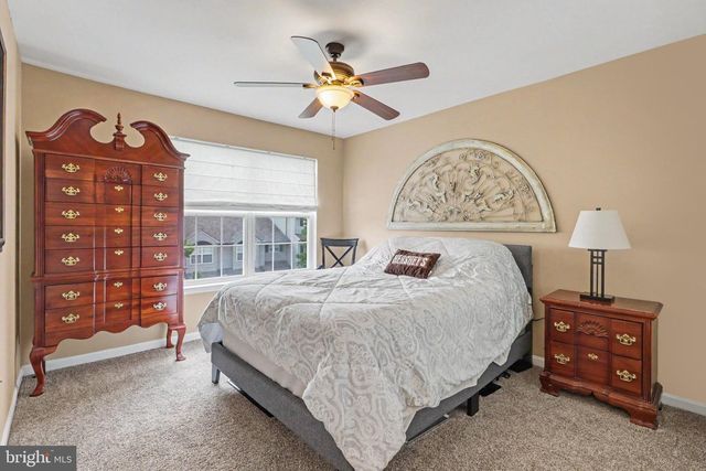 105 HAWK CT, Hummelstown, PA 17036